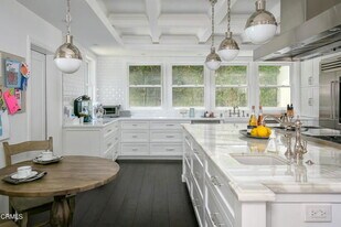 1224 Adair St in San Marino, CA - Building Photo