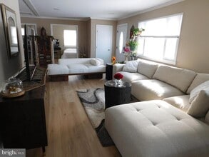 6421 Inwood Dr in Springfield, VA - Building Photo - Building Photo