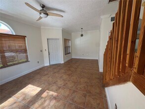 6015 NW 116 Pl in Doral, FL - Building Photo - Building Photo