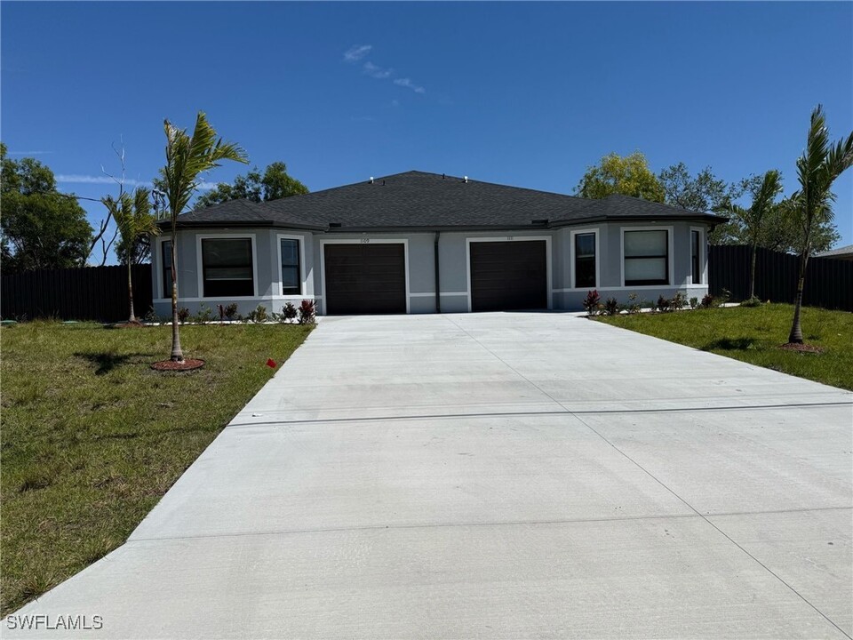 1109 Harold Ave S in Lehigh Acres, FL - Building Photo