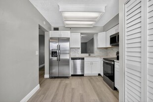 14527 Bonaire Blvd in Delray Beach, FL - Building Photo