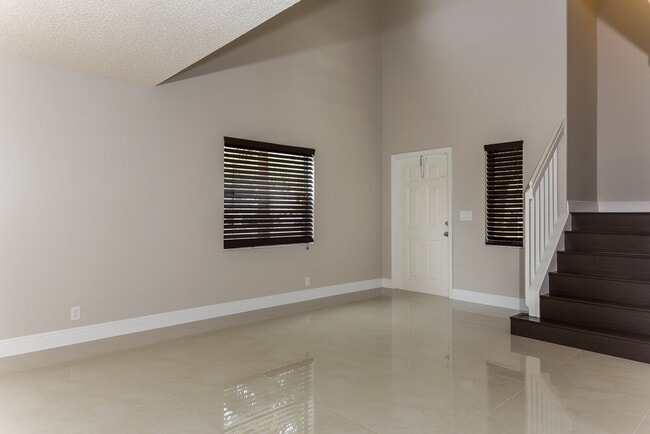 6373 NW 40th Ave in Coconut Creek, FL - Building Photo - Building Photo