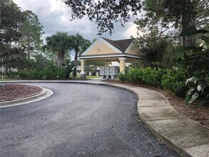 2302 Lake Woodberry Cir in Brandon, FL - Building Photo - Building Photo