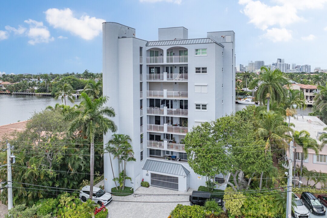 321 Sunset Dr in Fort Lauderdale, FL - Building Photo