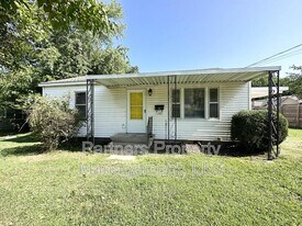 1140 W Hendrix St in Fayetteville, AR - Building Photo