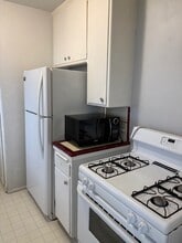 412 W Regent St, Unit 03 in Inglewood, CA - Building Photo - Building Photo