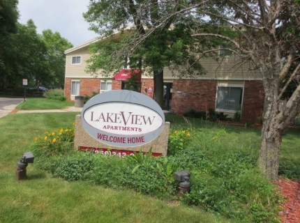 Lakeview Apartments photo'