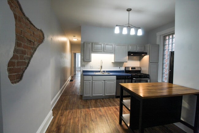 421 Hopkins St, Unit 1