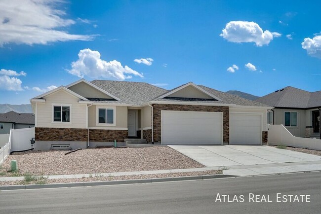 1092 N Providence Wy in Tooele, UT - Building Photo - Building Photo
