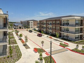 North Fork at Lexington Ranch in Frisco, TX - Building Photo