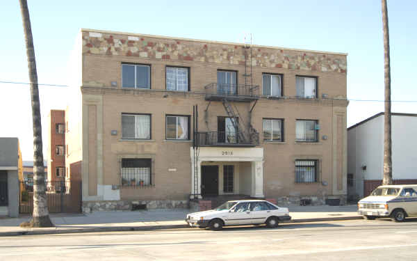 2913 Flower St in Los Angeles, CA - Foto de edificio - Building Photo