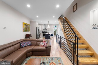 1207 E Oxford St in Philadelphia, PA - Building Photo - Building Photo