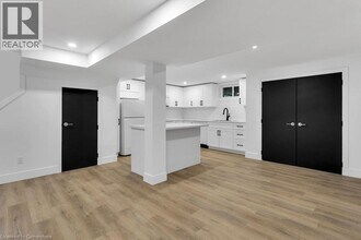 34 Windermere Crescent in Woodstock, ON - Building Photo - Building Photo