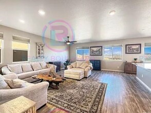 2015 Painted Sky Wy in Sun Valley, NV - Building Photo - Building Photo