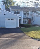 36 Upperbrook Ct in Sayreville, NJ - Building Photo