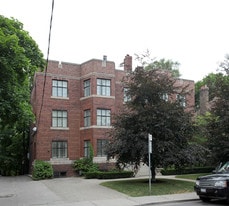 466 Spadina Rd in Toronto, ON - Building Photo