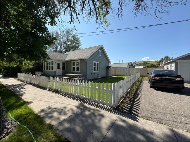 515 E Callender St in Livingston, MT - Foto de edificio - Building Photo