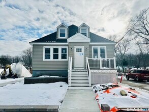 16 Hillside St in West Haven, CT - Building Photo - Building Photo