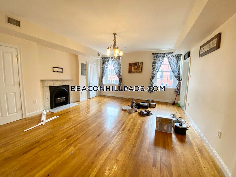 34 Mt Vernon St in Boston, MA - Building Photo