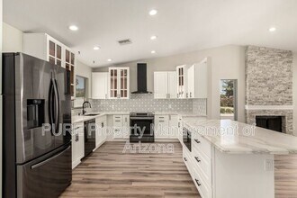 6856 E Beverly Ln in Scottsdale, AZ - Building Photo - Building Photo