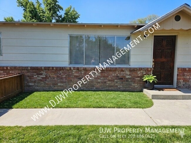 918 NW 4th St in Meridian, ID - Building Photo - Building Photo