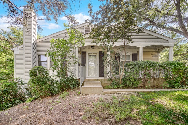 property at 2034 Oxford Ct