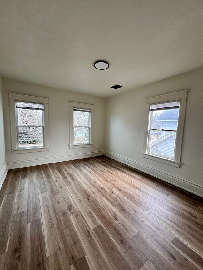 property at 835 Waugoo Ave