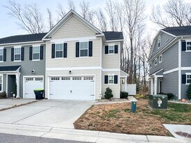 648 Revival Ln in Virginia Beach, VA - Building Photo