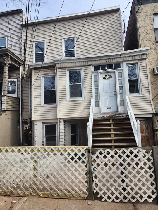 40 Lincoln St in Jersey City, NJ - Building Photo