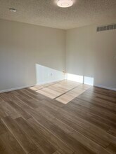 1459 Westview Dr in Coralville, IA - Foto de edificio - Building Photo