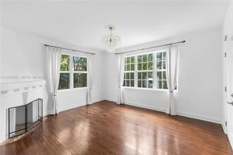 1027 Euclid Ave in Miami Beach, FL - Foto de edificio - Building Photo