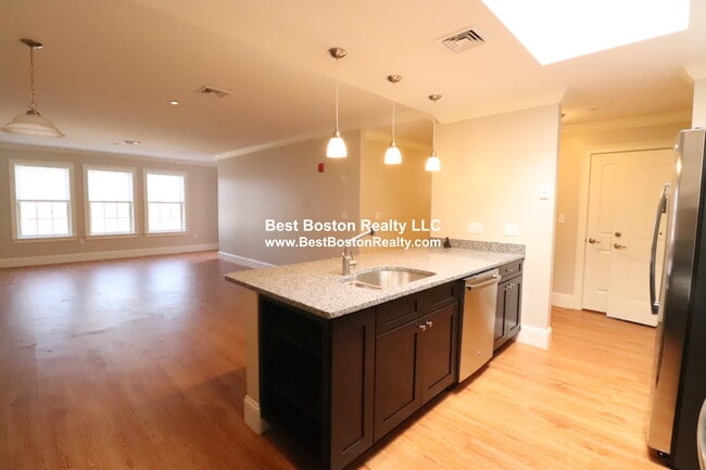 286 Main St