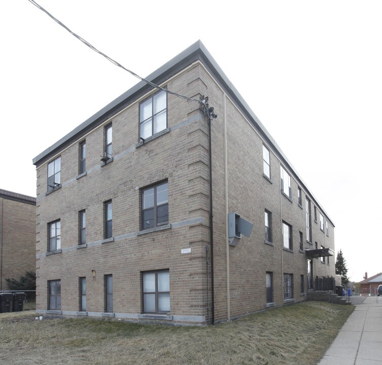 2990-2994 Keele St in Toronto, ON - Building Photo