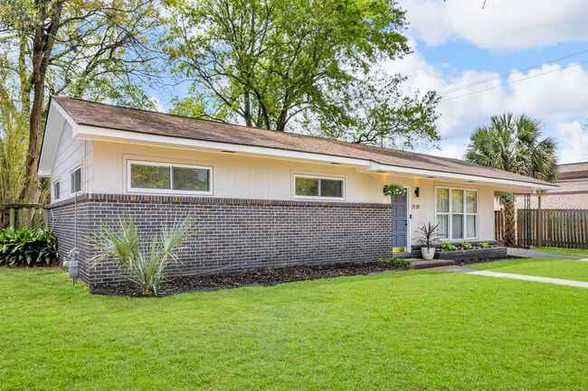 property at 2119 Walz Dr