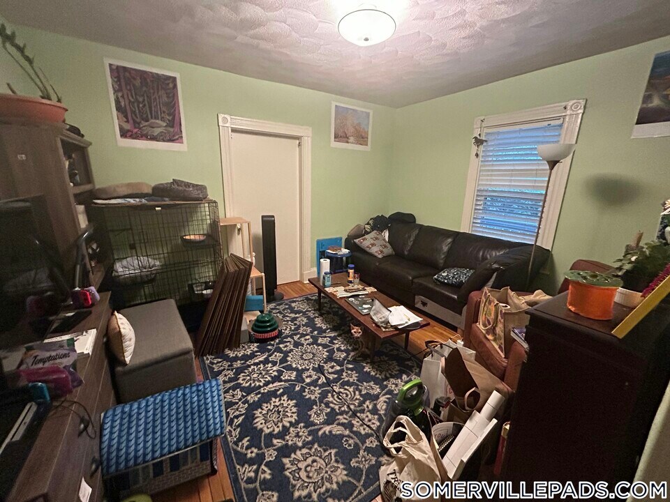 10 Clifton St in Somerville, MA - Building Photo