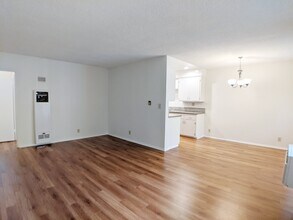 Oakland Manor in Pasadena, CA - Foto de edificio - Building Photo