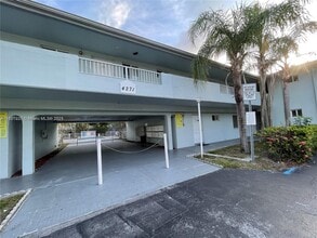 4271 NW 5th St in Plantation, FL - Building Photo - Building Photo