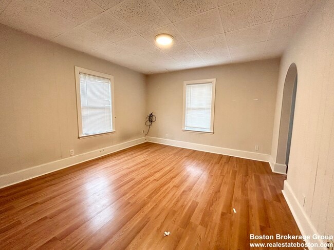 103 Buttonwood St, Unit 3 in Boston, MA - Building Photo - Building Photo