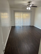 214 W Maple St in Glendale, CA - Foto de edificio - Building Photo