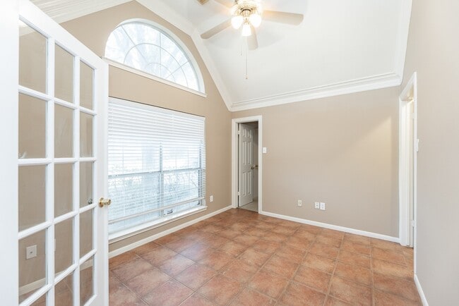 property at 7111 Glenwood Dr