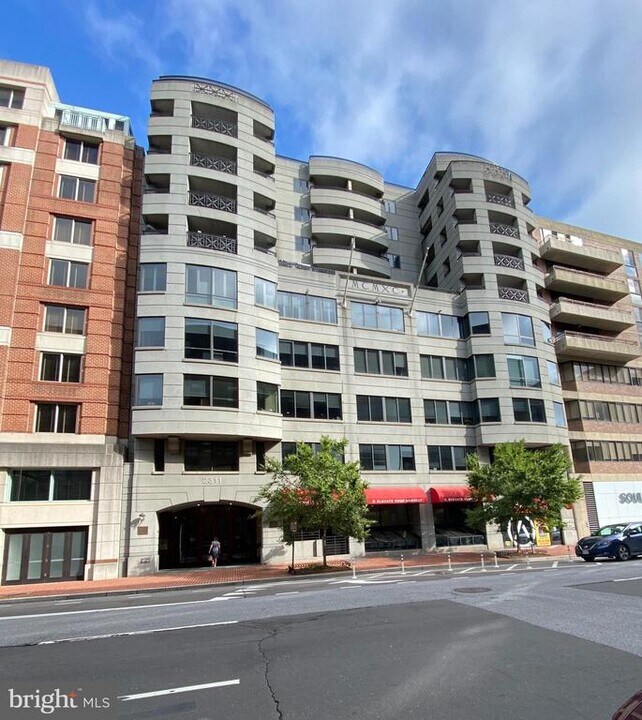 2311 M St NW in Washington, DC - Building Photo