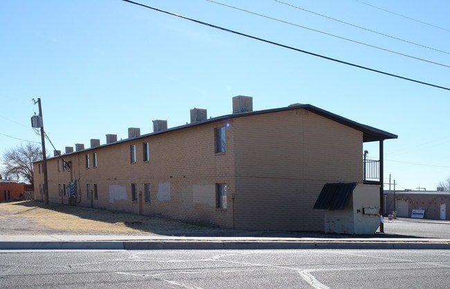 1205 S Espanola St in Las Cruces, NM - Foto de edificio - Building Photo