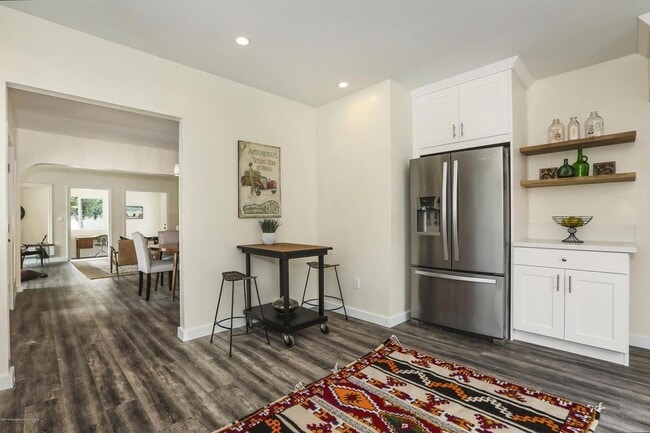 75 W Tremont St, Unit 75 W Tremont Ave Pasadena CA 91103 in Pasadena, CA - Building Photo - Building Photo