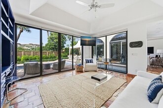 264 Everglade Ave in Palm Beach, FL - Building Photo - Building Photo