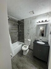 1649 W Oak Ridge Rd in Orlando, FL - Building Photo - Building Photo