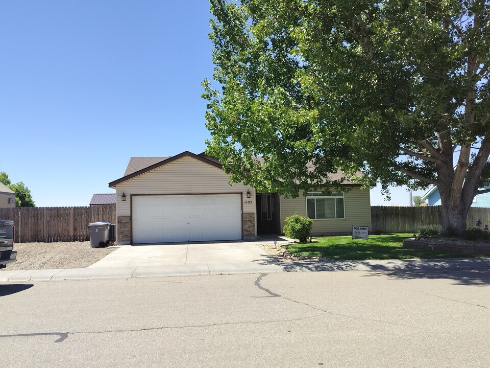 1105 Garrett St in Mountain Home, ID - Building Photo