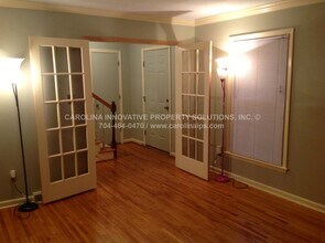 4535 Dawnwood Dr in Charlotte, NC - Building Photo - Building Photo