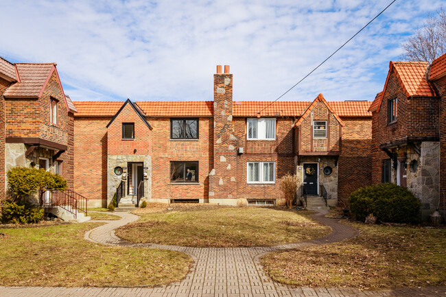 4687 Coolbrook Av in Montréal, QC - Building Photo - Building Photo