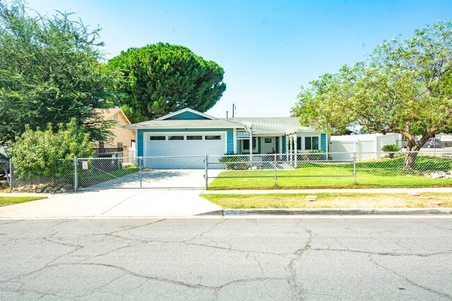 8644 Frankfort St in Fontana, CA - Building Photo - Building Photo