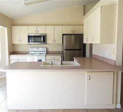 1450 Doris St in Orange City, FL - Building Photo - Building Photo